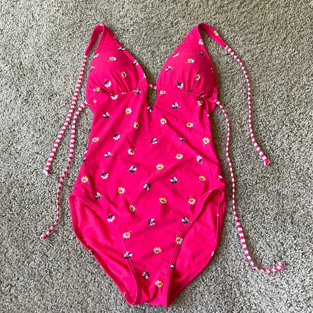 Old Navy Women's One Piece Swim Suit with Padded Cups. Pink Floral - Size XS